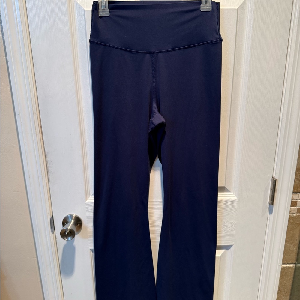 PINK Victoria's Secret Navy/Deep Blue Flare Leggins